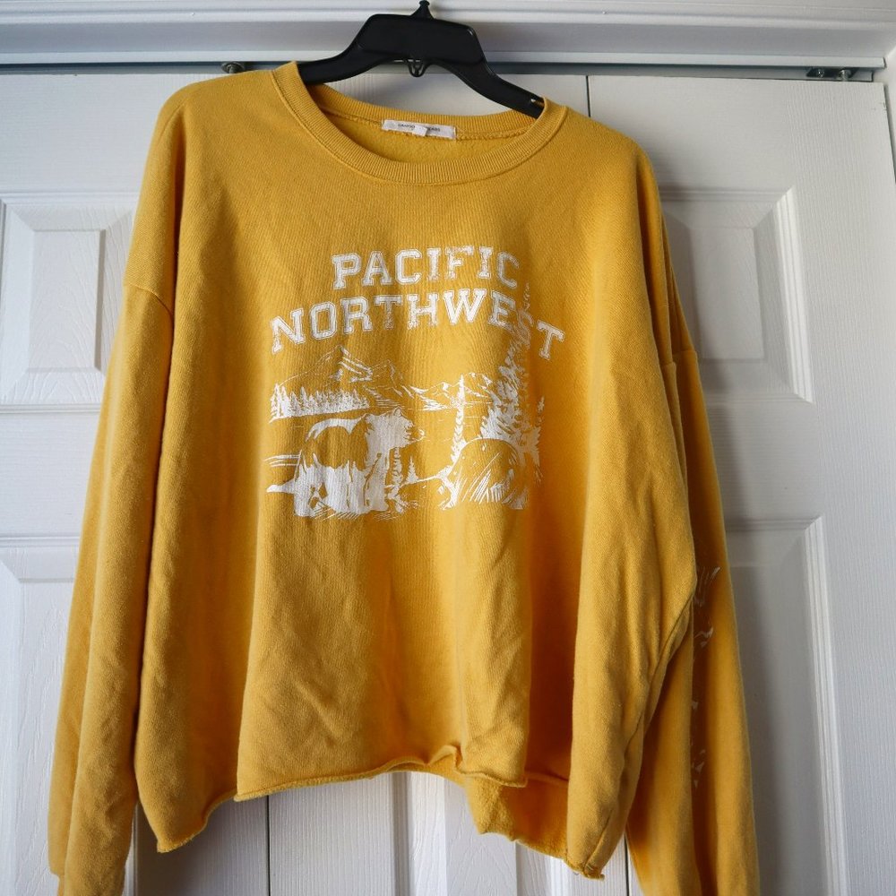 Cropped Long Sleeve Graphic Tee